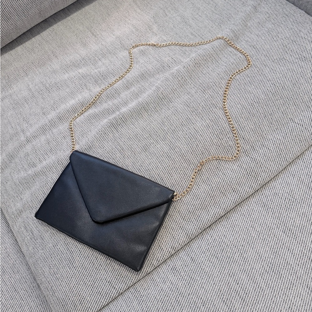 Black Faux Leather Envelope Crossbody w/ Gold Chain
